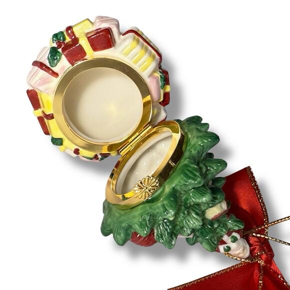 VTG Spode Porcelain Christmas Tree Hinged Trinket Box Ornament Collectible 3” - Picture 9 of 13